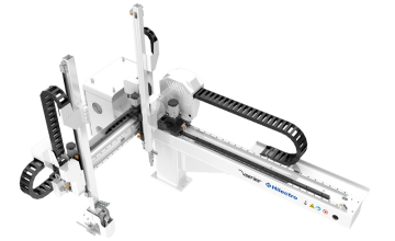 Robot kartezjański z niebieskim logo Hilectro. Manipulator z prowadnicami i napędami stosowany do automatyzacji procesów produkcyjnych.