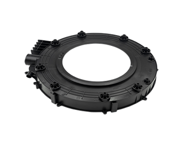 Okrągły element z plastiku w kolorze czarnym z otworami montażowymi, stanowiący część obudowy lub komponent techniczny urządzenia.