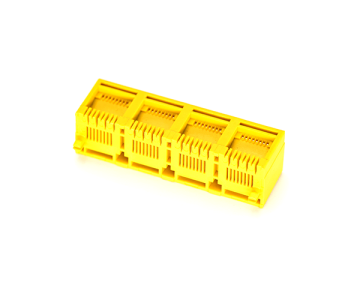 Żółte wielopinowe gniazdo Ethernet z tworzywa sztucznego, widok produktowy na bialym tle.